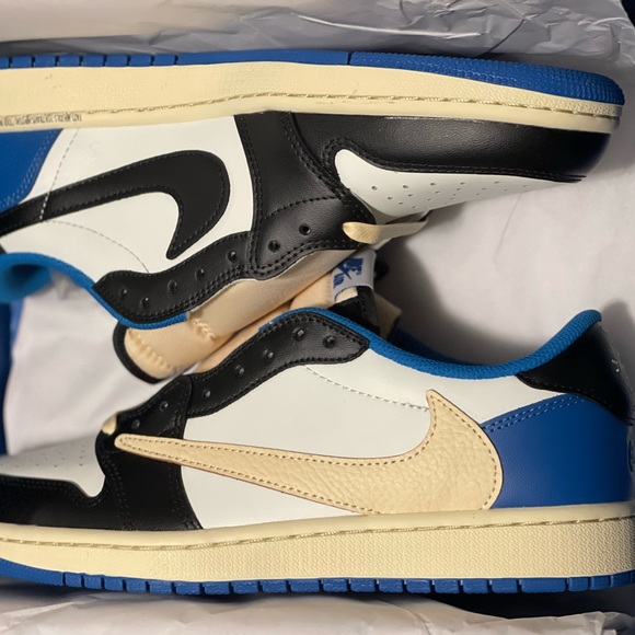 COPY - Air Jordan 1 low X OG Fragment Travis Scott - Picture 4 of 16